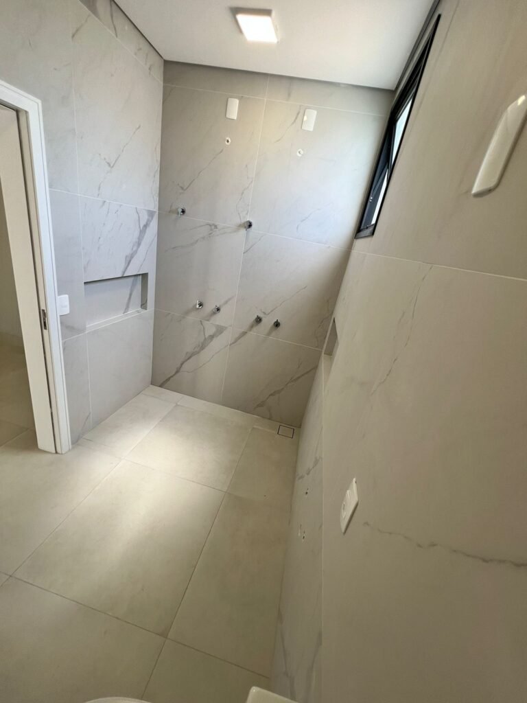 WhatsApp Image 2024-10-30 at 09.50.33 (1)